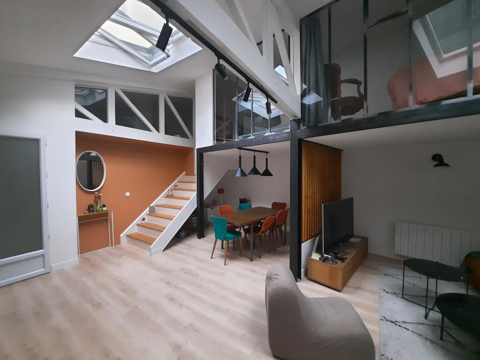 Loft 4-5 Personnes A Montmartre - Parking Prive Sur Reservation Alloggio in famiglia