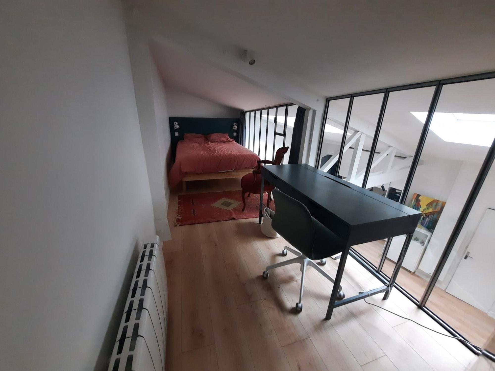 Quarto em Acomodações Particulares Loft 4-6 Personnes A Montmartre - Parking Prive